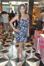 Sophie Choudry at Araish Exhibition in Mumbai on 3rd Sept 2013 (145).JPG
