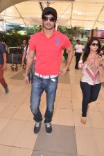 Sushant Singh Rajput snapped after he arrive from Ahmedabad in Mumbai Airport on 4th Sept 2013 (22).JPG