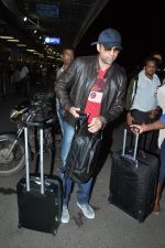 Abhay Deol leave for SAIFTA Awards in Mumbai Airport on 4th Sept 2013 (73).JPG