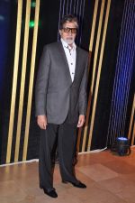 Amitabh Bachchan at Rakesh Roshan_s birthday bash in Mumbai on 6th Sept 2013 (112).JPG