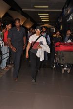 Aamir Khan returns from Sydney in Mumbai Airport on 7th Sept 2013 (2).JPG