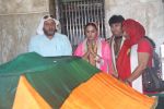 Veena Malik and Ravi Alhawat Visited Mahim Dargah to seek blessing for movie Super Model (1).jpg