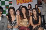 Karishma Tanna, Sonalee Kulkarni,Maryam Zakaria at Lalitya Munshaw album launch in Mumbai on 11th Sept 2013 (81).JPG