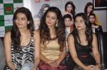 Karishma Tanna, Sonalee Kulkarni,Maryam Zakaria at Lalitya Munshaw album launch in Mumbai on 11th Sept 2013 (84).JPG