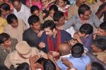 Ranbir Kapoor at Lalbaug Ka raja in Mumbai on 11th Sept 2013 (17).JPG