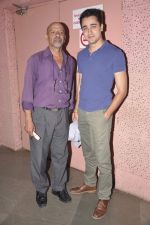 Imran Khan at Ashvin Gidwani_s Theatrical comedy Battle of Da Sexes with Indian comedian Vir Das in Mumbai on 13th Sept 2013 (25).JPG