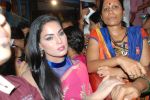 Veena Malik at Lalbaugcha Raja on 13th Sept 2013 (4).JPG