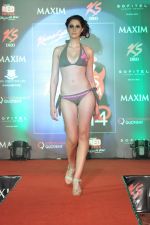 Model walk the ramp at Miss Maxim Bikini show in Mumbai on 15th Sept 2013 (200).JPG
