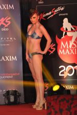 Model walk the ramp at Miss Maxim Bikini show in Mumbai on 15th Sept 2013 (220).JPG