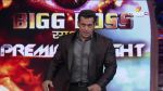 Salman Khan introduces Shilpa and Apporva Agnihotri on Bigg Boss Season 7 - 1st Episode Stills (1).jpg