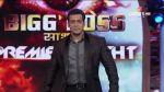 Salman Khan introduces Shilpa and Apporva Agnihotri on Bigg Boss Season 7 - 1st Episode Stills (2).jpg