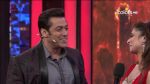 Salman Khan welcomes Tanisha Mukherjee in Bigg Boss Season 7 - 1st Episode Stills (2).jpg