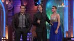 Salman Khan, Shilpa and Apoorva Agnihotri on Bigg Boss Season 7 - 1st Episode Stills (7).jpg