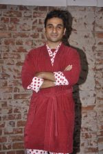 Vir Das at India_s largest comedy festival launch in Blue Frog, Mumbai on 22nd Sept 2013 (1).jpg