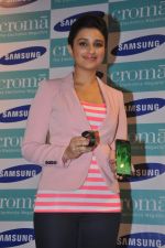 Parineeti Chopra launches Samsung Galaxy Note 3 in Croma, Mumbai on 25th Sept 2013 (53).JPG