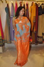 Hema Malini at Neeta Lulla_s store in Santacruz, Mumbai on 26th Sept 2013 (14).JPG