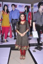Toral Rasputra at the launch of Max_s Festive 2013 collection in Phoenix Market City Mall, Kurla, Mumbai on 27th Sept 2013 (72).JPG