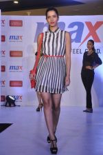 at the launch of Max_s Festive 2013 collection in Phoenix Market City Mall, Kurla, Mumbai on 27th Sept 2013 (49).JPG