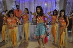 Sandhya Shetty_s item song shoot for Meinu Ek Ladki Chhahiye in Future Studio, Mumbai on 1st Oct 2013 (3).JPG