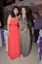Poonam Dhillon at Poonam Dhillon_s sister Rishma Pai_s birthday in Blue Sea, Mumbai on 2nd Oct 2013 (39).JPG