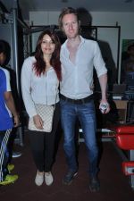 Shama Sikander, Alexx O neil at Binge sessions in association with Leena Mogre in Leena Mogre_s gym in Bandra on 3rd Oct 2013 (3).JPG