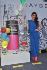 Alia Bhatt launches Maybelline_s new color range in Phoenix Mills, Mumbai on 5th Oct 2013 (31).JPG