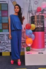 Alia Bhatt launches Maybelline_s new color range in Phoenix Mills, Mumbai on 5th Oct 2013 (34).JPG