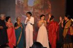 Asha Parekh, Sonam Kapoor, Waheeda Rehman, Shabana Azmi, Javed Akhtar at Tata Medical charity event in Taj Hotel, Mumbai on 5th Oct 2013 (103).JPG