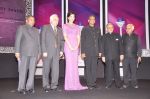 Sonam Kapoor at India Gem and Jewellery Awards in NCPA, Mumbai on 5th Oct 2013 (54).JPG