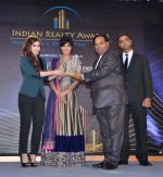 Chitrangada Singh, Soha Ali Khan launch India Realty Yearbook & Real Leaders at The premier Indian Realty Awards 2013 in New Delhi on 8th Oct 2013 (28).JPG