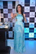 Shraddha Kapoor launches the exquisite Raga Pearls collection of watches in Mumbai on 7th Oct 2013 (27).JPG