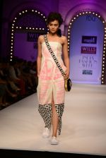 Model walk the ramp for Masaba Gupta_s show at the Day 1 on WIFW 2014 on 9th Oct 2013 (211).JPG