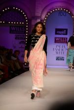 Model walk the ramp for Masaba Gupta_s show at the Day 1 on WIFW 2014 on 9th Oct 2013 (227).JPG