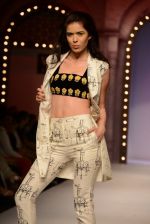 Model walk the ramp for Masaba Gupta_s show at the Day 1 on WIFW 2014 on 9th Oct 2013 (282).JPG