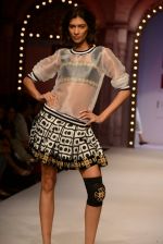 Model walk the ramp for Masaba Gupta_s show at the Day 1 on WIFW 2014 on 9th Oct 2013 (302).JPG