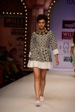 Model walk the ramp for Masaba Gupta_s show at the Day 1 on WIFW 2014 on 9th Oct 2013 (308).JPG