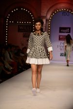 Model walk the ramp for Masaba Gupta_s show at the Day 1 on WIFW 2014 on 9th Oct 2013 (309).JPG