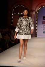 Model walk the ramp for Masaba Gupta_s show at the Day 1 on WIFW 2014 on 9th Oct 2013 (310).JPG