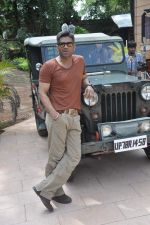 Sunil Shetty at the Mahurat of the film Desi Kattey in Madh Island on 9th Oct 2013 (111).JPG