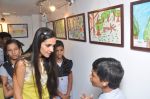 Tara Sharma at Painting exhibition by children of Salaam Bombay in Mumbai on 9th Oct 2013 (19).JPG