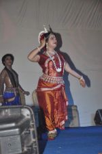 Dona Ganguly_dance performance at Durga pooja in Mumbai on 10th Oct 2013 (52)_52578caa103ba.JPG