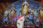 Kajol at Durga Pooja Celebration in Mumbai on 10th Oct 2013 (110)_525776eaa8525.JPG