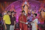 Kajol at Durga Pooja Celebration in Mumbai on 10th Oct 2013 (157)_5257779c26259.JPG