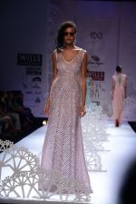 Model walk the ramp for Geisha show at the Day 1 on WIFW 2014 on 9th Oct 2013 (237)_52578de408e86.JPG