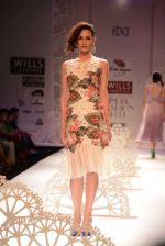 Model walk the ramp for Geisha show at the Day 1 on WIFW 2014 on 9th Oct 2013 (32)_52578a46ea532.JPG