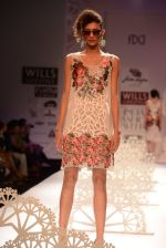 Model walk the ramp for Geisha show at the Day 1 on WIFW 2014 on 9th Oct 2013 (42)_52578a7087543.JPG