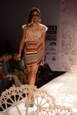 Model walk the ramp for Geisha show at the Day 1 on WIFW 2014 on 9th Oct 2013 (58)_52578ab0a2f8f.JPG