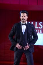 Anil Kapoor walks for Ashish Soni - grand finale at Wills day 5 on WIFW 2014 on 13th Oct 2013 (32)_525cba04f20e9.JPG