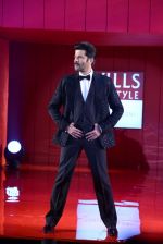 Anil Kapoor walks for Ashish Soni - grand finale at Wills day 5 on WIFW 2014 on 13th Oct 2013 (5)_525cb97fa81d0.JPG