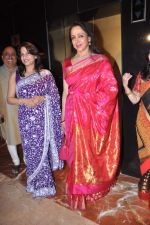 Hema Malini at the launch of art and couture exhibition in Taj President, Mumbai on 14th Oct 2013 (36)_525cf7bc87665.JPG
